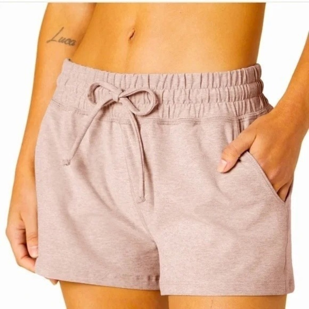 Beyond Yoga Worked Up Shorts size XL Chai Beige Sweat Athletic Drawstring NWT